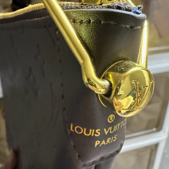 STUNNING Chocolate Brown Monogram Bucket Hobo Bag with Pouch and 2 Straps!!! NEW - Picture 5 of 6